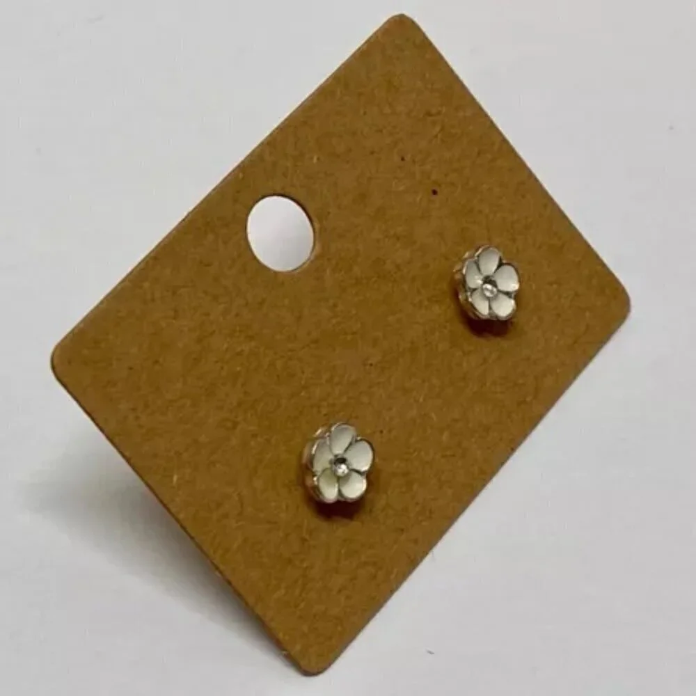 Claire's Sensitive Solution Flower Earrings White Silver Tone Stud‎ Flowers NWOT